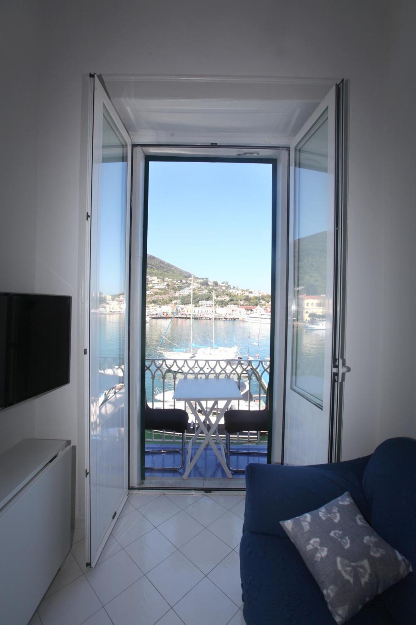Riva Destra Home By Domusextra Ischia Exteriér fotografie